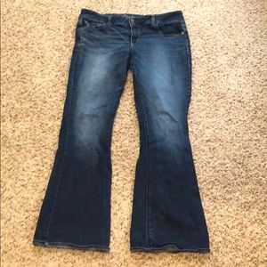 American Eagle Artist Jeans (Size 16 Long)